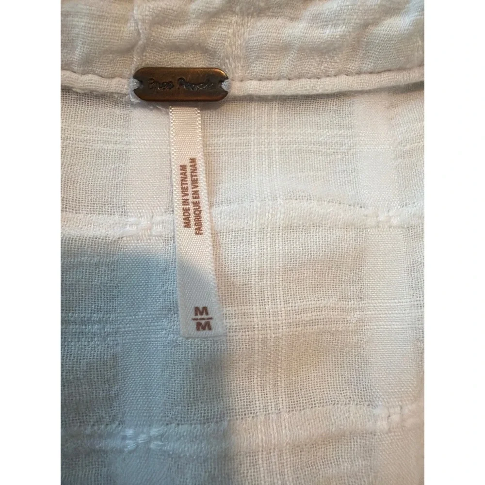 Free People White Textured Gauze Button Down Shirt Raw Hem Boho OB900564 Size M